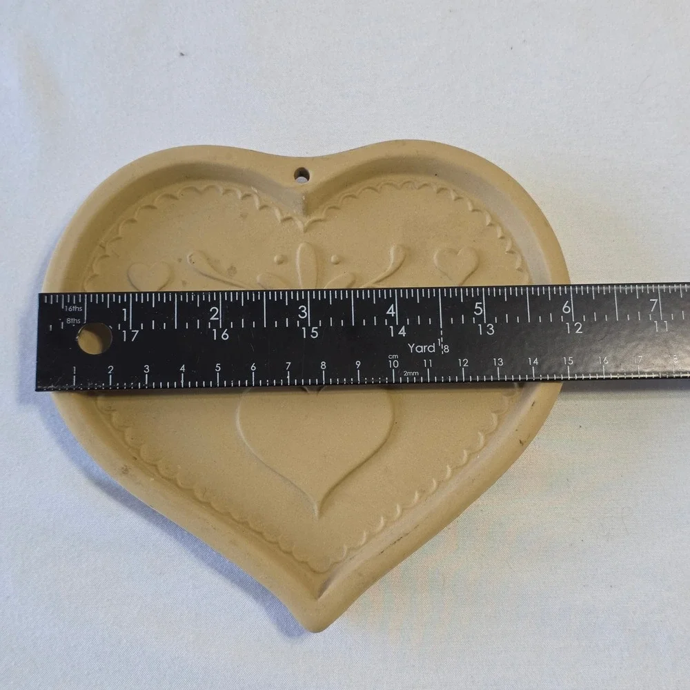 Brown Bag Cookie Art Heart Mold‎ 1986 Vintage Baking Kitchenware